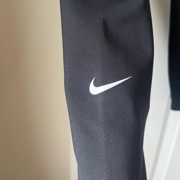 2 pairs NIKE Dri-fit Leggings XS, Black & Grey - Picture 6 of 7
